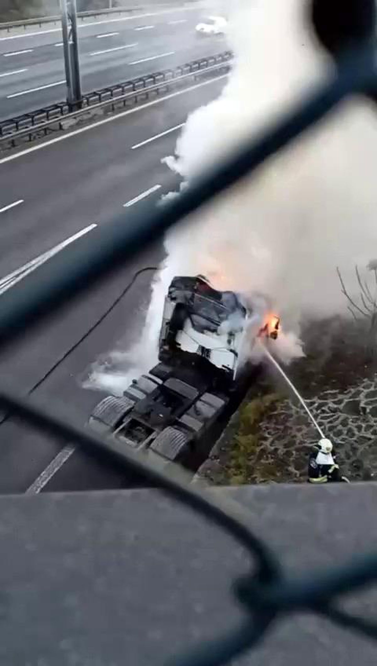 Kocaeli TEM Otoyolu\'nda Tır Yangını