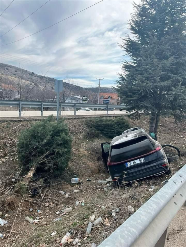 AK Partili belediye başkanı, ailesiyle birlikte kaza geçirdi