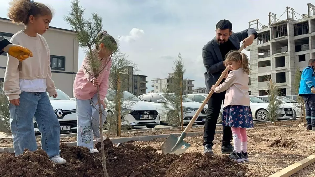 Adıyaman\'da 8 Mart Dünya Kadınlar Günü Fidan Dikim Etkinliği Düzenlendi