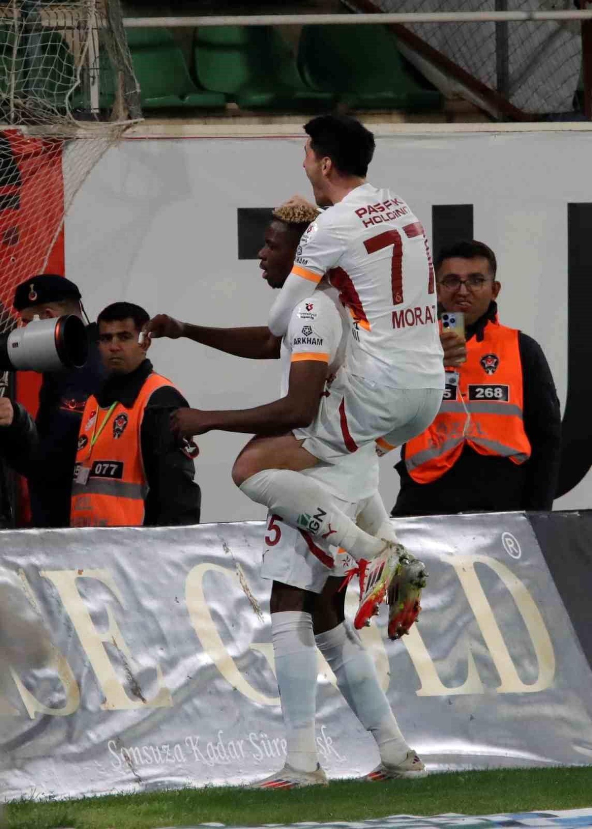 Galatasaray Yenilmezlik Serisini 27 Maça Çıkardı