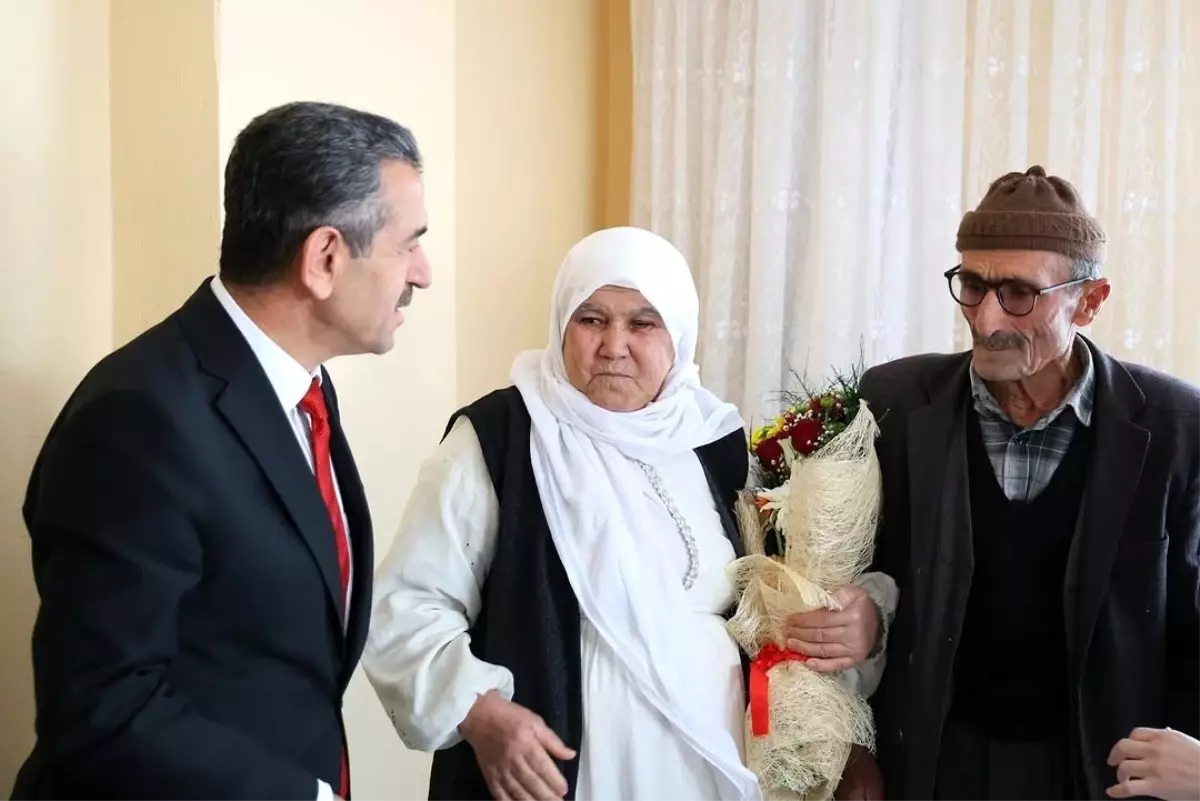 Vali Ekici, 52 Yıl Evlilik Anısını Ziyaret Etti