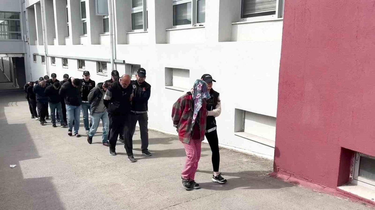 Adana\'da Uyuşturucu Operasyonu: 40 Tutuklama