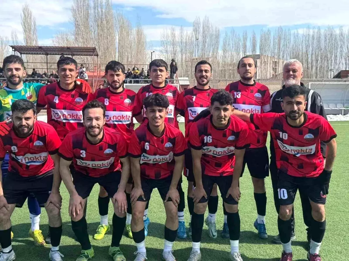 Patnos Belediye Spor Derbide Patnos İdman Yurdu\'nu 2-1 Yenerek Liderliğini Sürdürdü