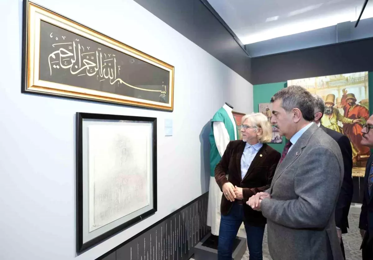 Bakan Tekin\'den Eğitim-Sen\'e Sert Tepki