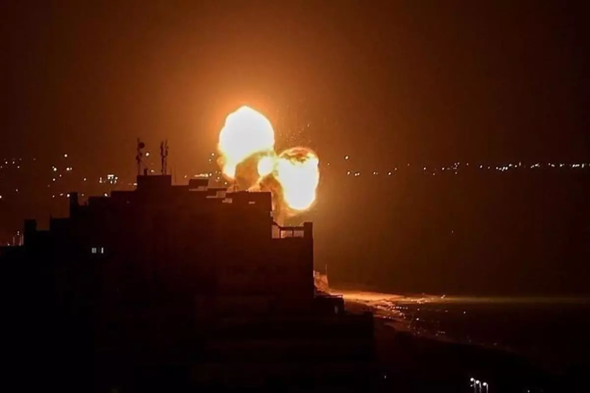 İsrail savaş uçakları Suriye\'nin güneyine bomba yağdırdı