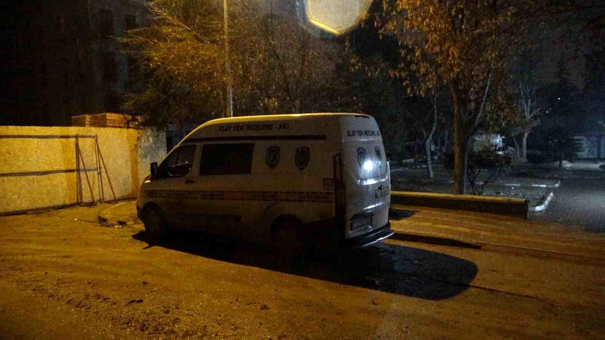 Malatya\'da İnşaattan Düşen Usta Ağır Yaralandı