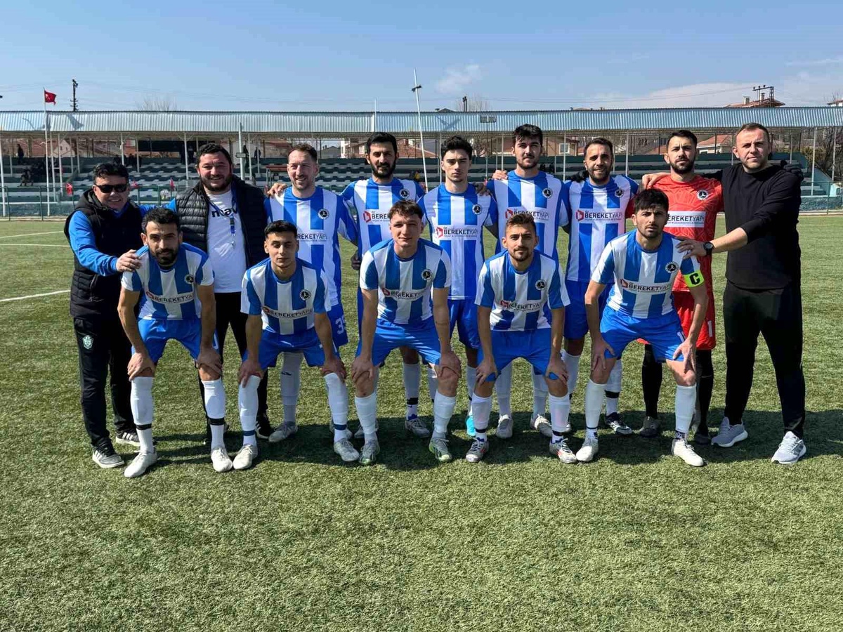 Pazaryerispor, Gülümbespor\'u Yenerek Şampiyonluğa Yaklaştı