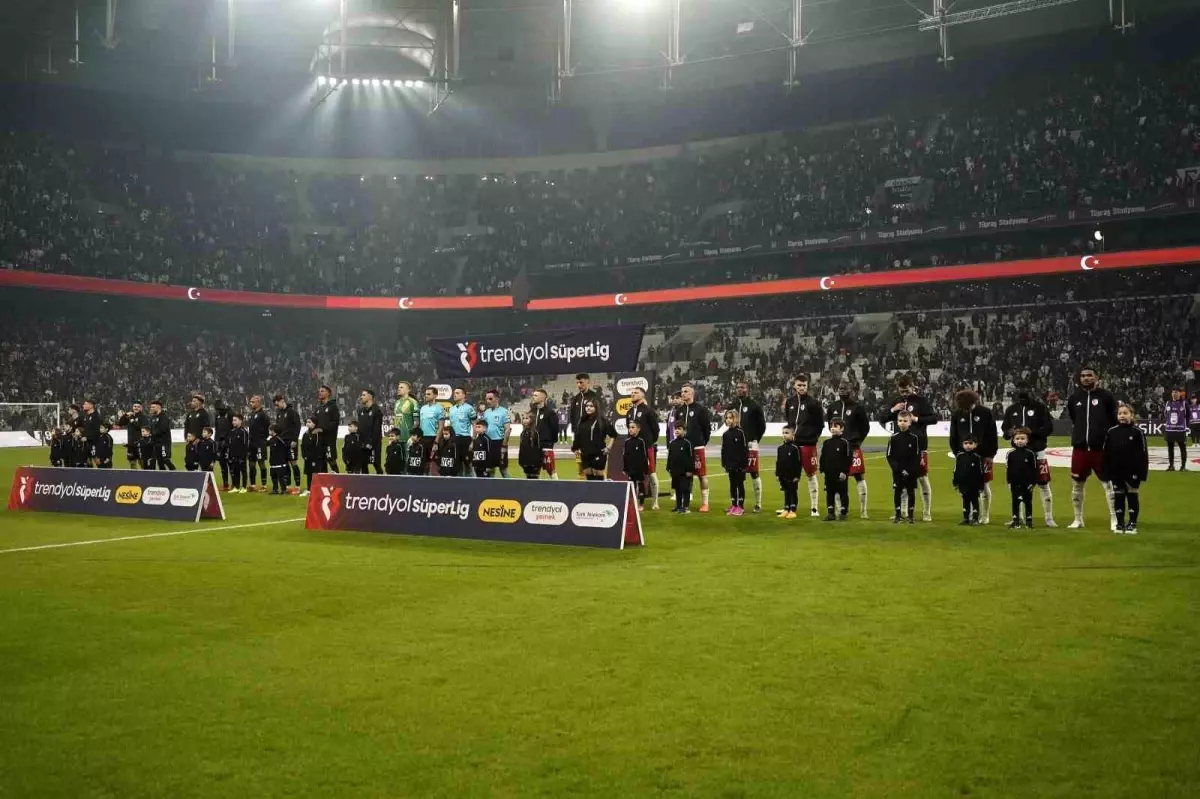 Beşiktaş - Gaziantep FK Maçı Başladı