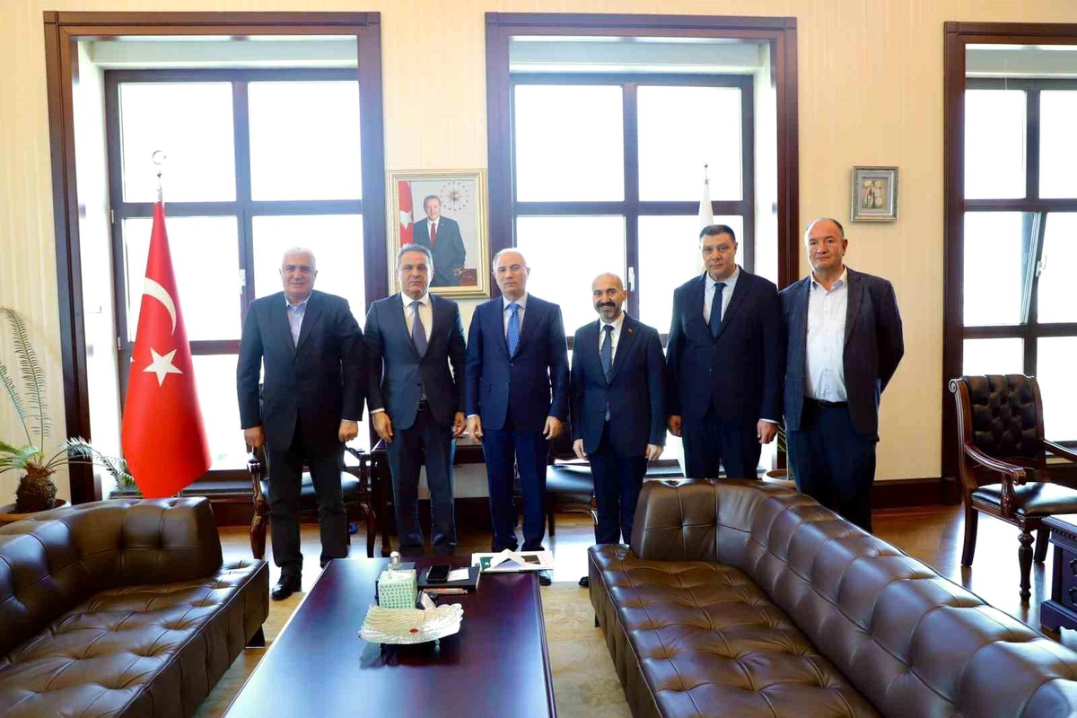 Efkan Ala Alevi Vakıfları ile Görüştü