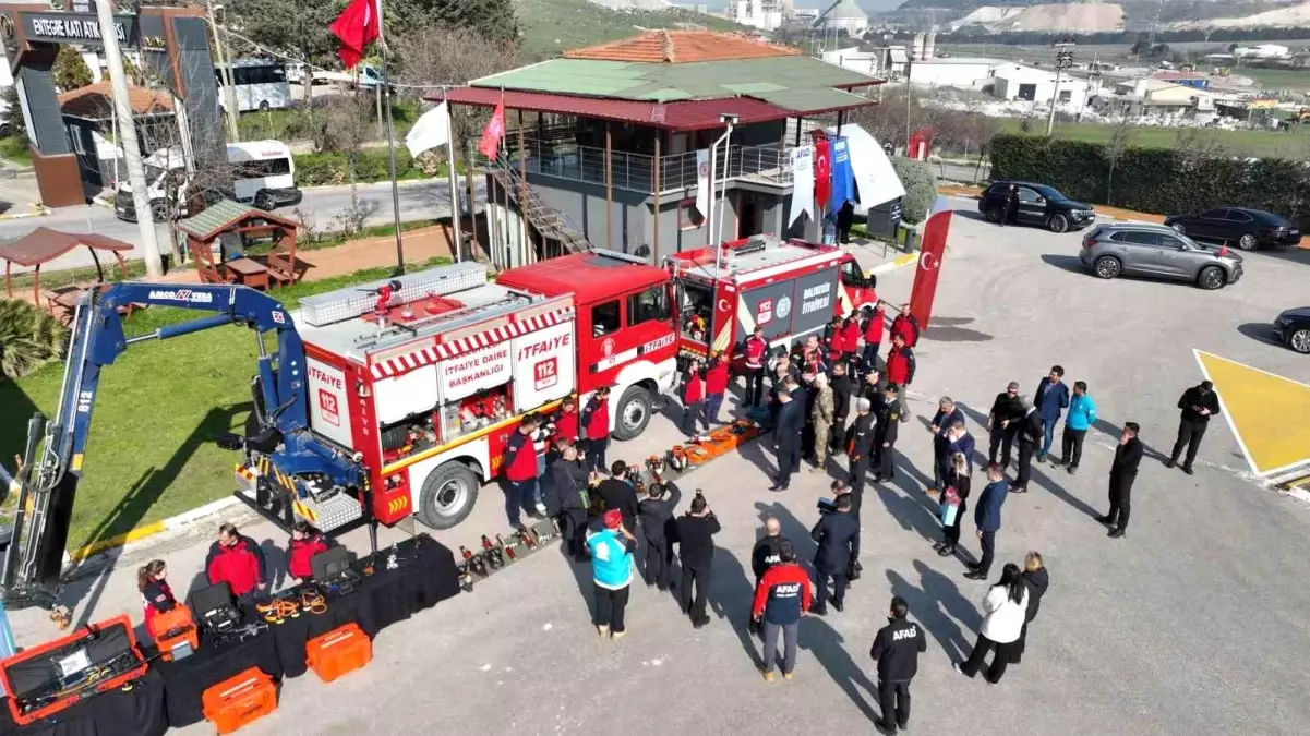 Balıkesir Büyükşehir İtfaiyesi ortak tatbikatta göz doldurdu