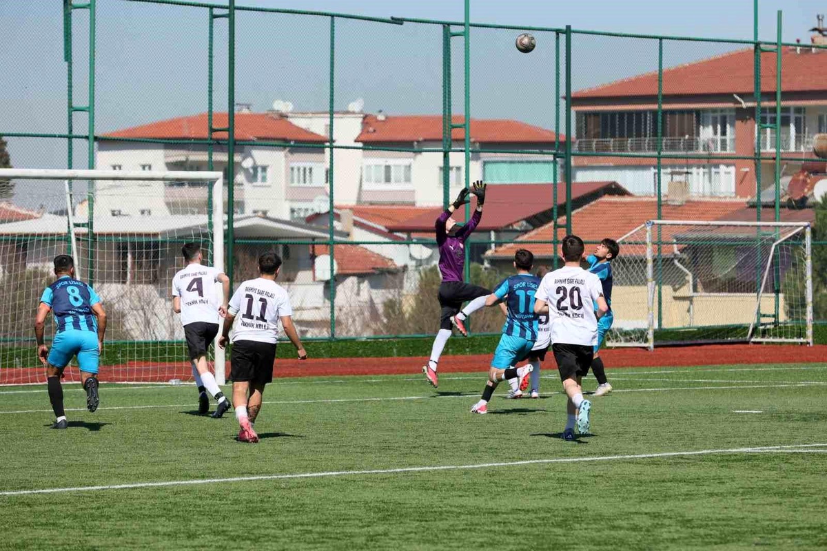 Futbol Gençler Şampiyonası Denizli\'de Tamamlandı