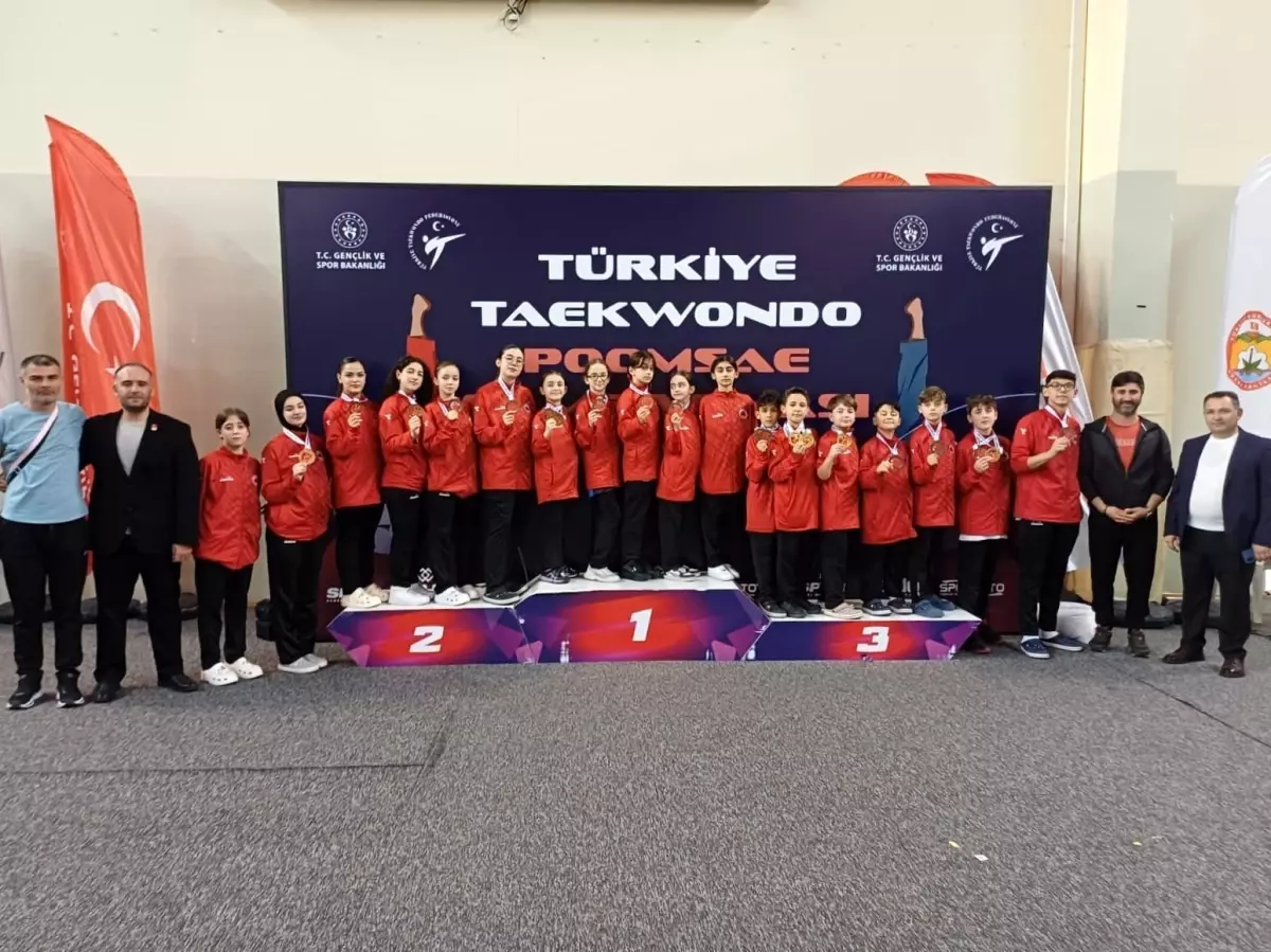 Samsun Büyükşehir Belediyesi, Türkiye Tekvando Poomsae Şampiyonası\'nda 20 Madalya Kazandı