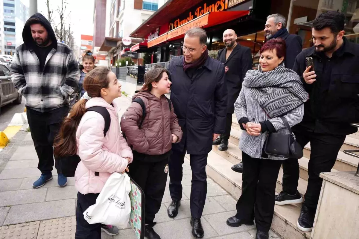 Beylikdüzü Belediye Başkanı Mehmet Murat Çalık vatandaşlarla bir araya geldi