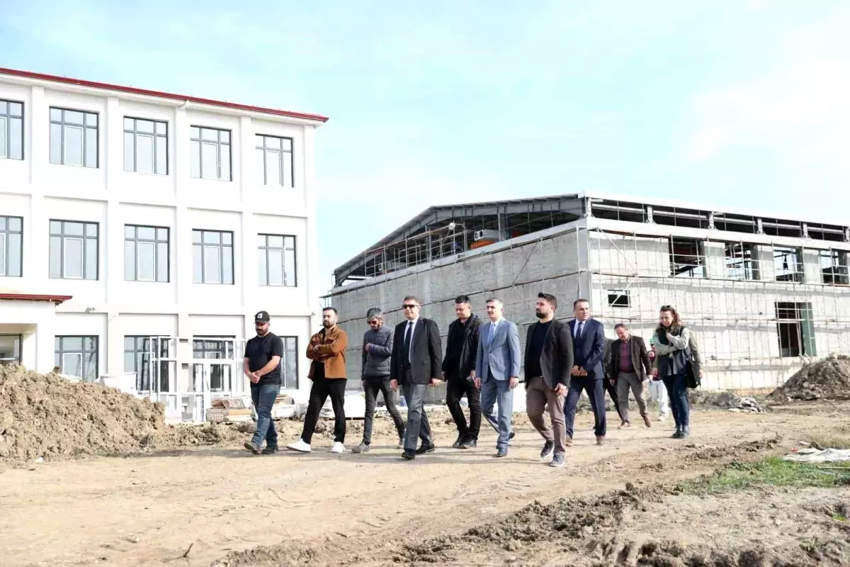 Vali Aslan Okul İnşaatlarını İnceledi