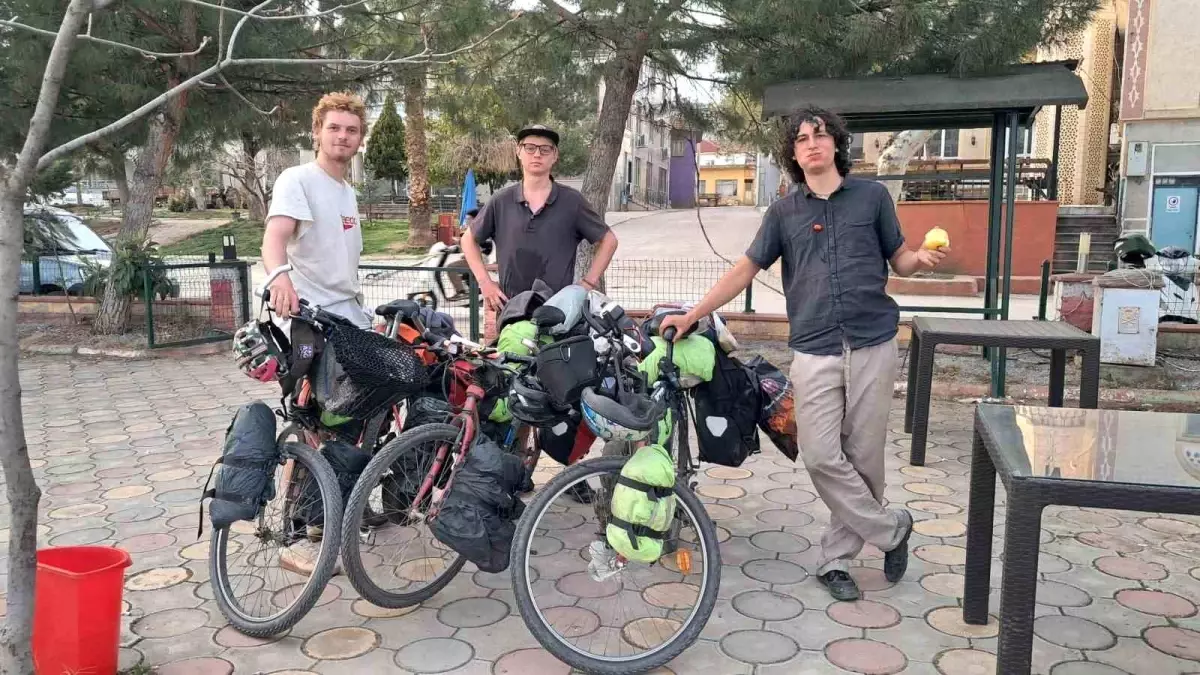 Fransız Turistler İznik\'te Misafirperverlik Deneyimi Yaşadı