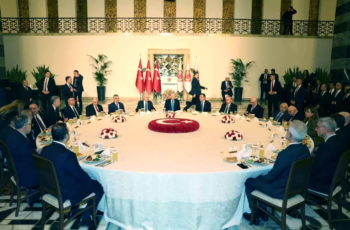 Cumhurbaşkanı Erdoğan\'dan siyasi partilere, milletvekillerine çağrı: "Türkiye düşmanlarını bir kez daha hüsrana uğratalım"