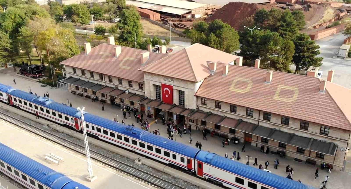 Erzincan Tren Garı Depremlere Meydan Okuyor