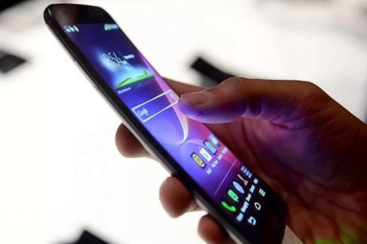 İsveç\'te okullarda akıllı telefonların yasaklanması kararı alındı