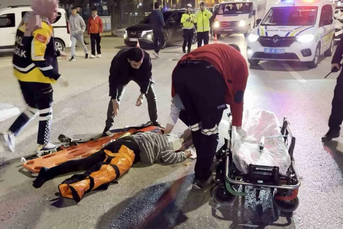 Aksaray\'da Kadın Otomobilin Çarpmasıyla Ağır Yaralandı