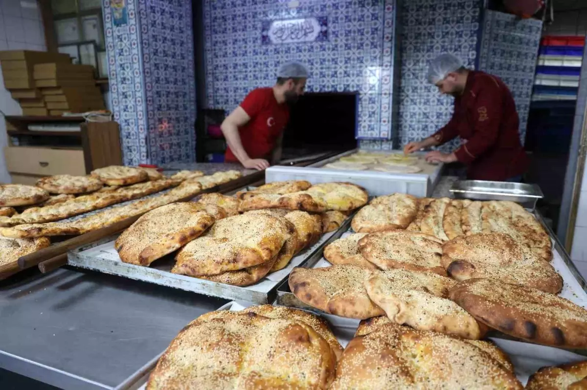 Ramazan Pidesi İçin 450 Derece Mesaisi