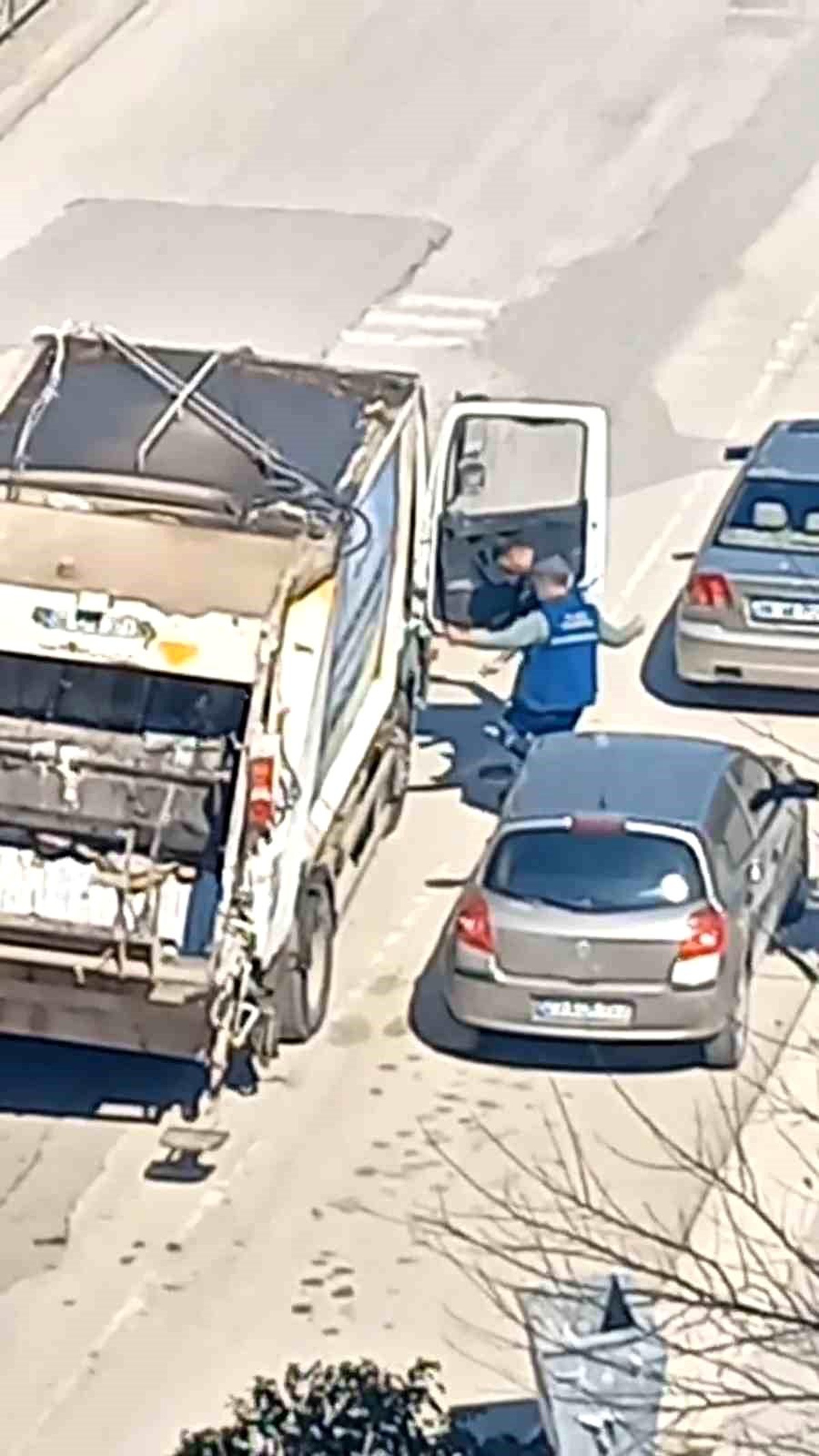 Elazığ\'da Temizlik İşçilerinden Eğlenceli Anlar