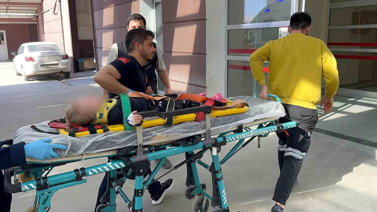Adıyaman\'da 3 Yaşındaki Çocuk Düşerek Yaralandı