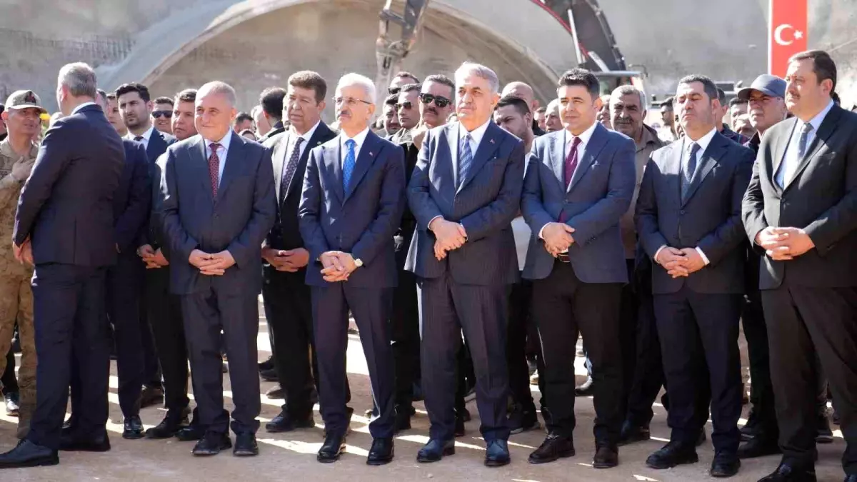 Bakan Uraloğlu: "23 yılda Gaziantep\'in ulaşım ve haberleşme altyapısına yaklaşık 124 milyar lira yatırım gerçekleştirdik"