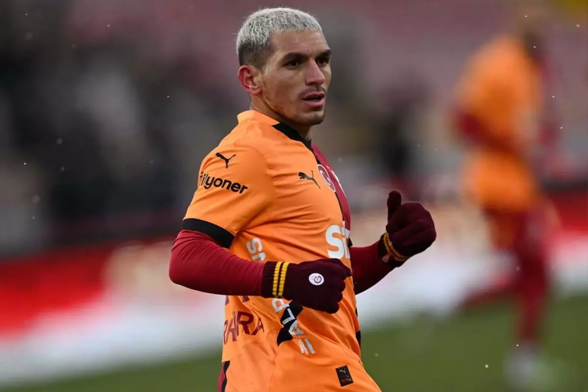 Lucas Torreira\'nın menajeri, transfer iddialarını yalanladı