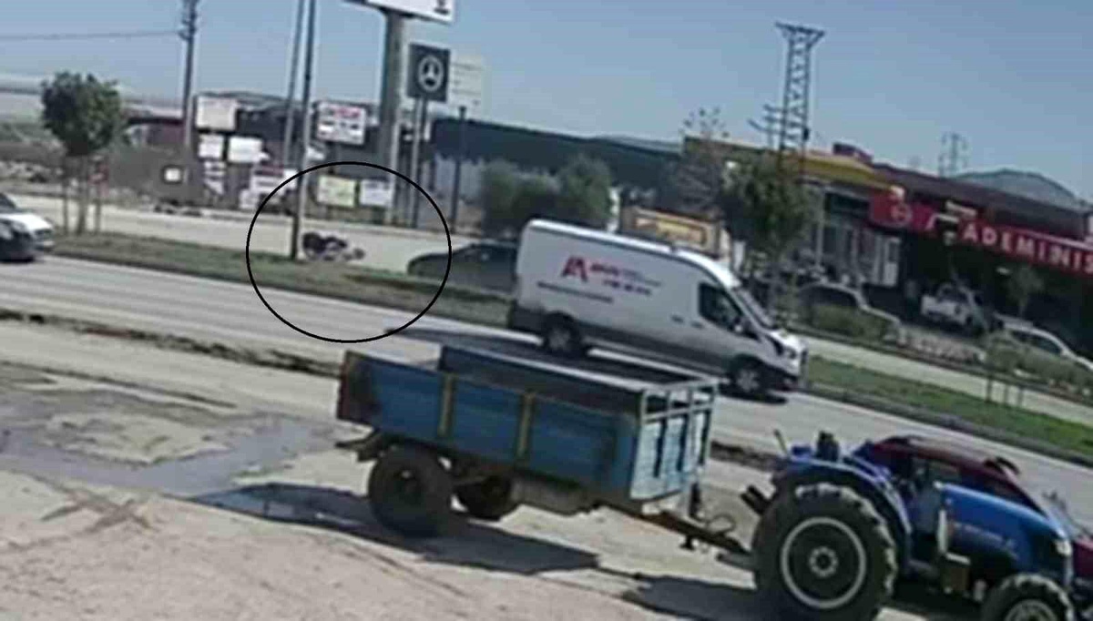 Hatay\'da Motosiklet Kazası Güvenlik Kamerasında