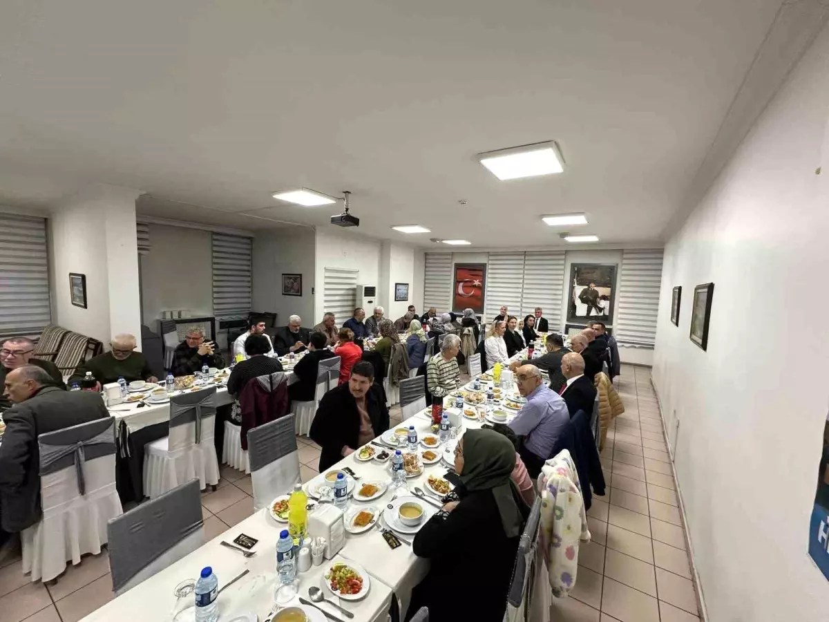 Karabük\'te Polis Emeklilerine İftar