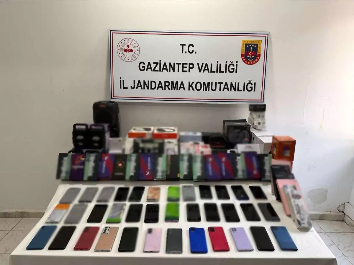 Gaziantep\'te Kaçak Elektronik Eşya Operasyonu