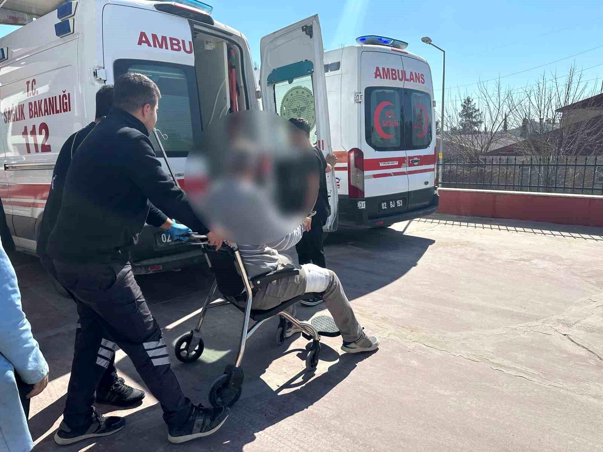 Adıyaman\'da Bıçaklı Kavga: 1 Yaralı