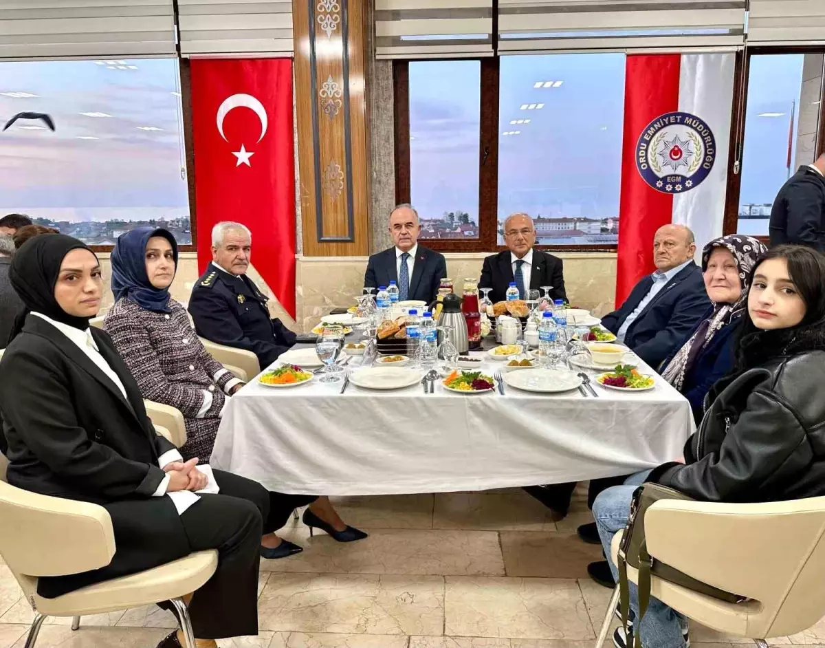 Şehit aileleri ve gaziler iftar yemeğinde buluştu