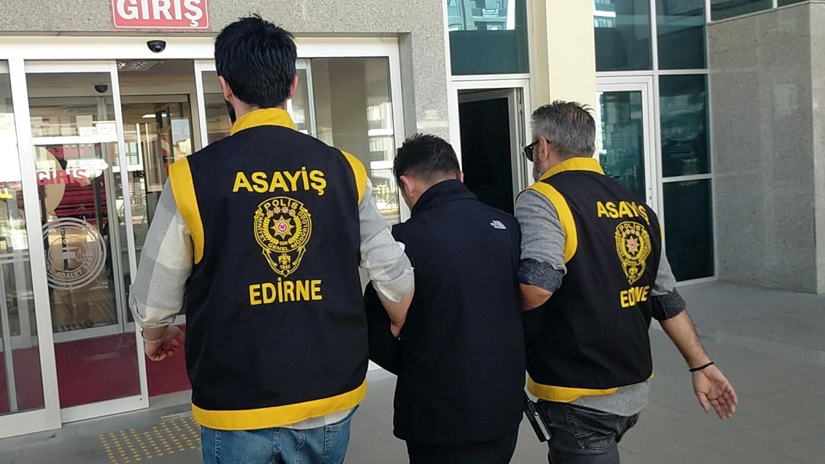 Edirne\'de Hırsız, Kendisini Yaralayarak Kaçtı