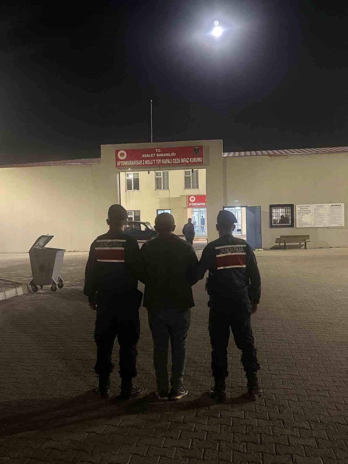 Hırsızlıkla Aranan Şahıs Yakalandı