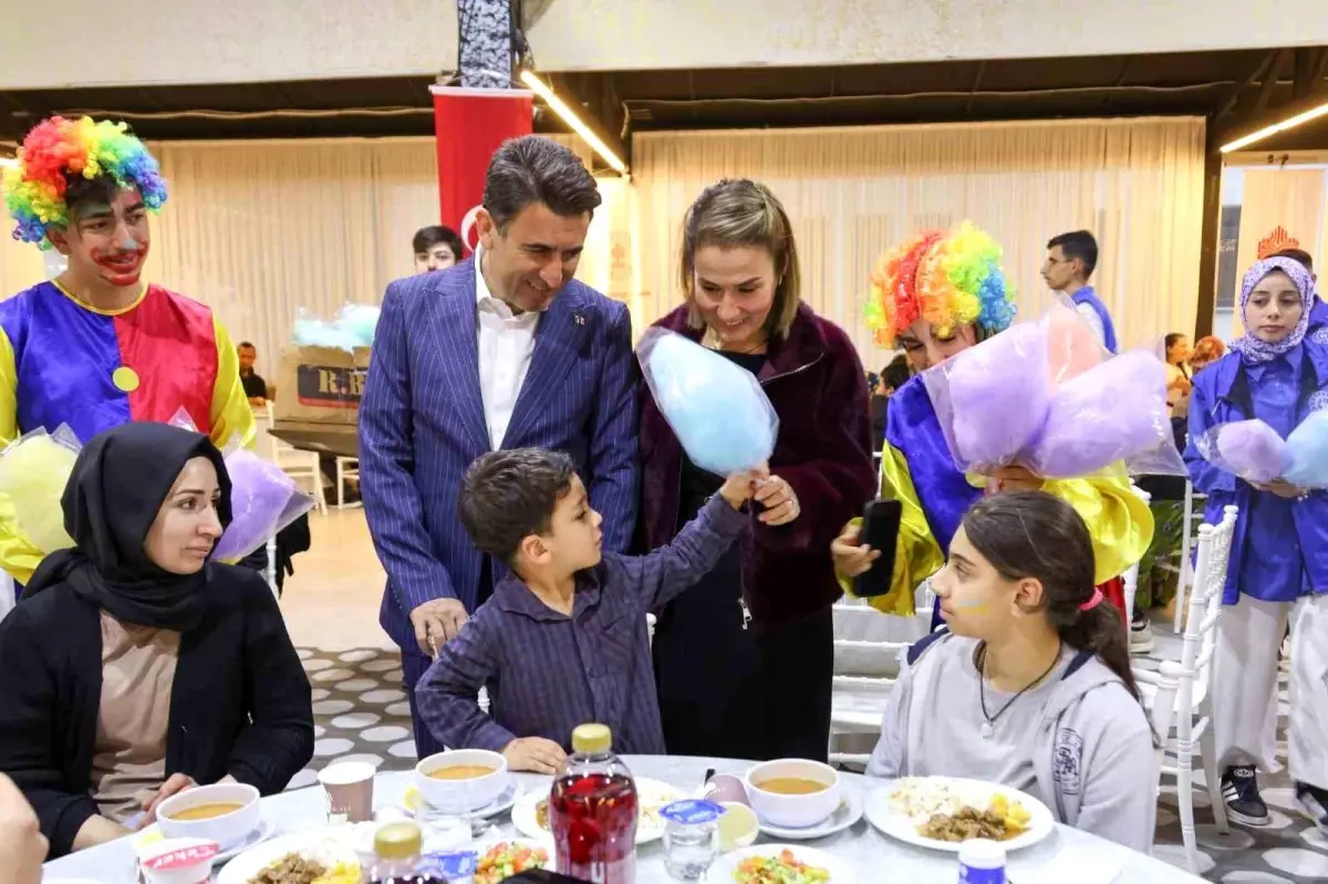 Vali Aygöl, Yetim ve Öksüz Çocuklarla İftar Yemeğinde
