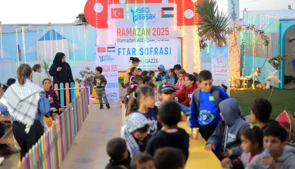 Yetimlere İftar: 5 Bin Çocuk Bir Arada