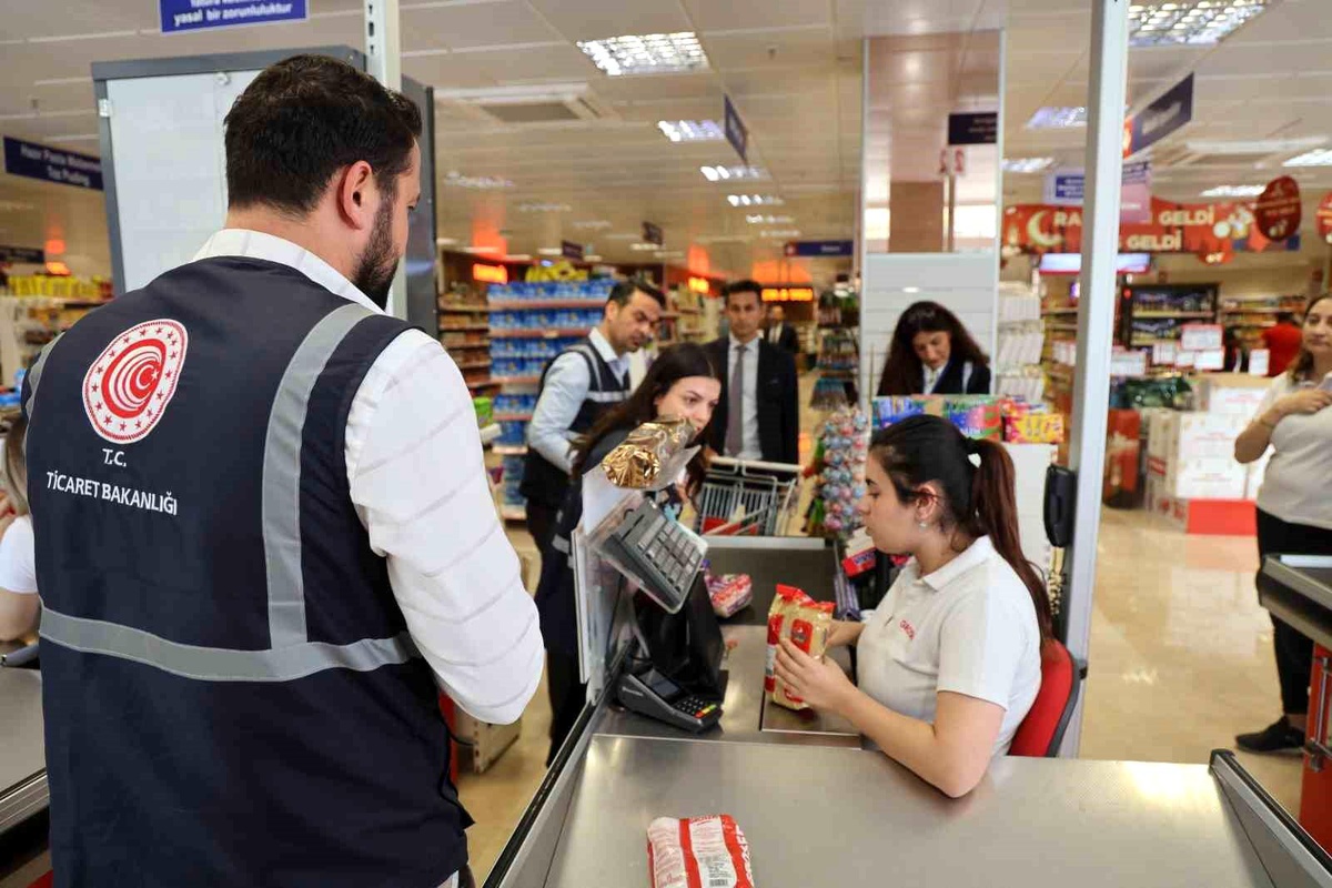Adana\'da Bayram Öncesi Fiyat Denetimi