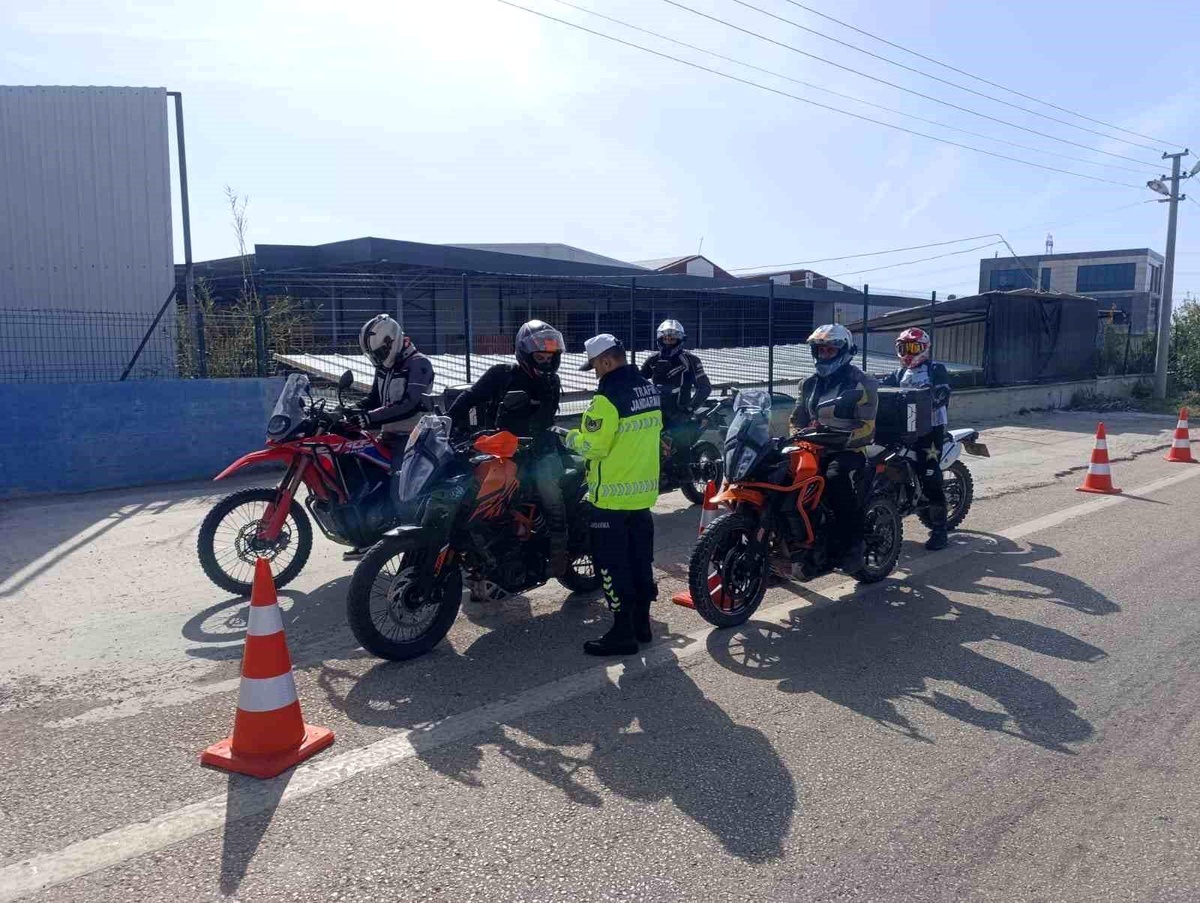 Antalya\'da Motosiklet Denetimi: 18 Bin Sürücü Kontrol Edildi