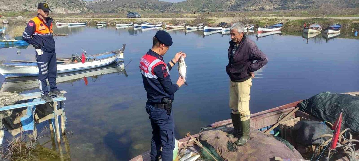 Bafa Gölü\'nde Jandarma Denetimi