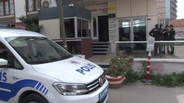 Patronunun odasına gizli kamera yerleştirdi, yakalanınca öldürmeye çalıştı