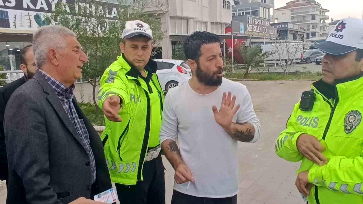 Manavgat\'ta Zincirleme Kaza: Kavga Vatandaşlarca Önlenildi