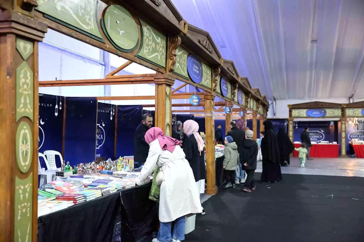 Bağcılar\'da Ramazan Ayı\'na Özel Kitap Fuarı Büyük İlgi Görüyor