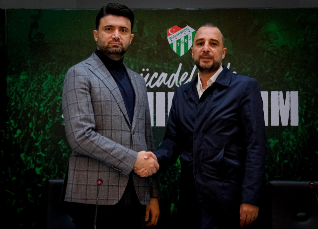 Batalla ile yollarını ayıran Bursaspor, teknik direktörlük görevine Adem Çağlayan'ı getirdi