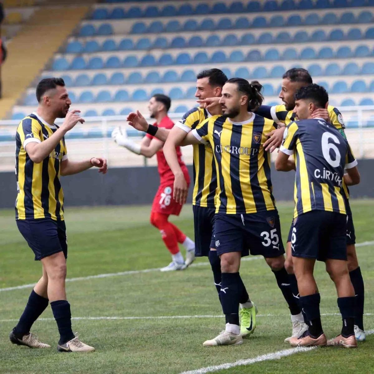 Bucaspor 1928 Play-Off Hattından Uzaklaşıyor