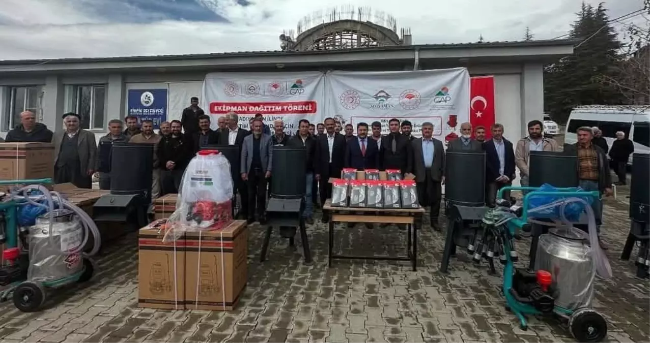 Sincik\'te Tarımsal Makine Dağıtımı