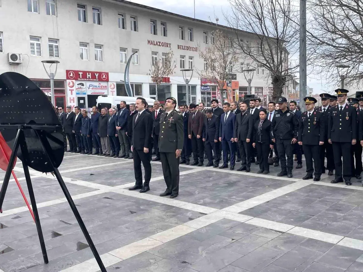 Malazgirt\'te 18 Mart Şehitleri Anma Günü ve Çanakkale Zaferi\'nin Yıldönümü