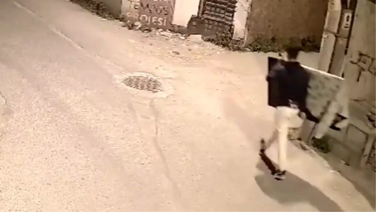 Bornova\'da Hırsızlık Şüphelisi Yakalandı