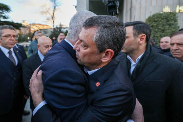 İYİ Parti lideri Müsavat Dervişoğlu, Saraçhane'ye geldi İYİ Parti lideri Müsavat Dervişoğlu, Saraçhane'ye geldi