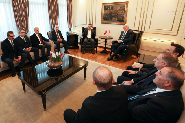 İYİ Parti lideri Müsavat Dervişoğlu, Saraçhane'ye geldi İYİ Parti lideri Müsavat Dervişoğlu, Saraçhane'ye geldi